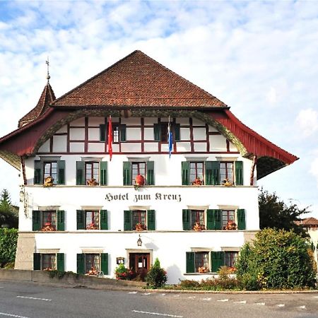 Hotel Zum Kreuz Suhr Buitenkant foto