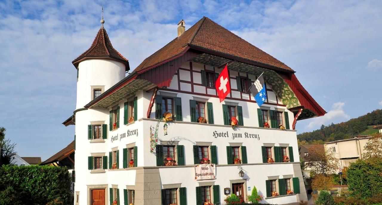 Hotel Zum Kreuz Suhr Buitenkant foto