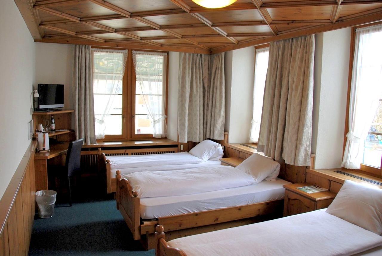 Hotel Zum Kreuz Suhr Buitenkant foto