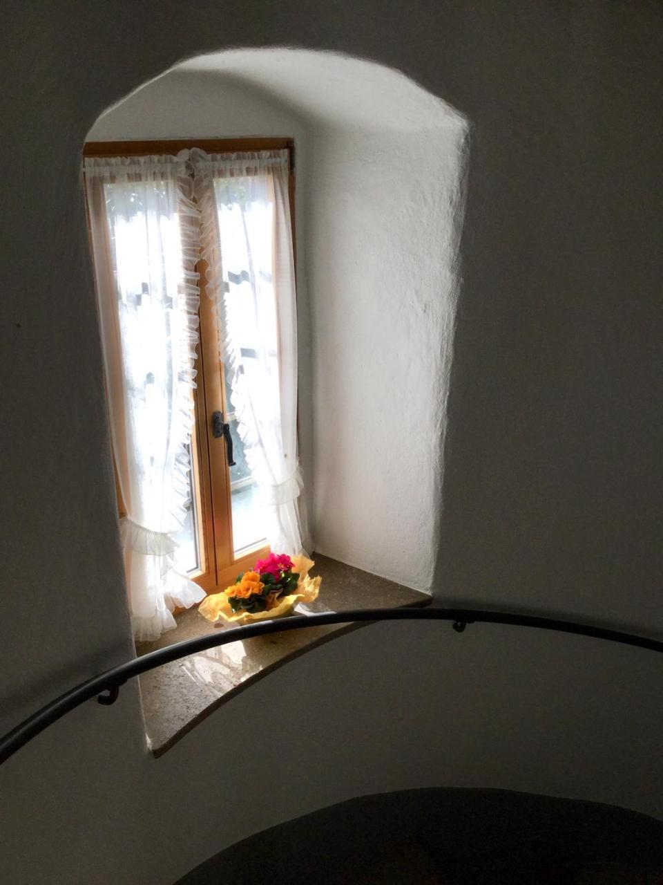Hotel Zum Kreuz Suhr Buitenkant foto