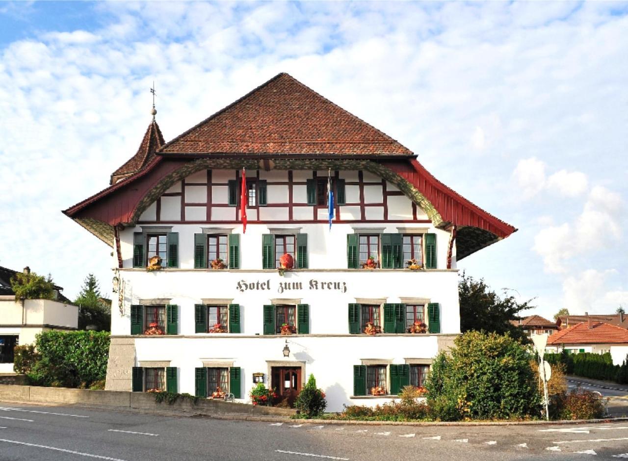 Hotel Zum Kreuz Suhr Buitenkant foto