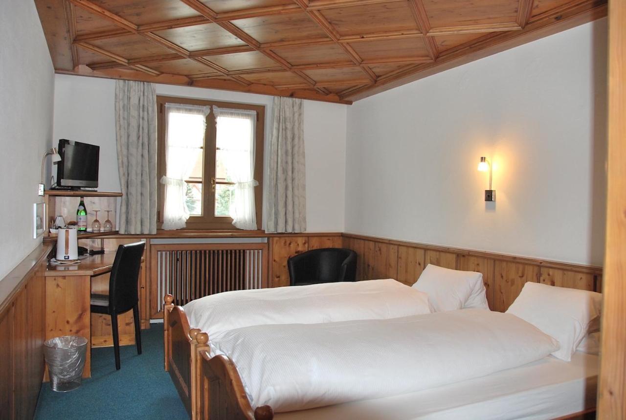 Hotel Zum Kreuz Suhr Buitenkant foto